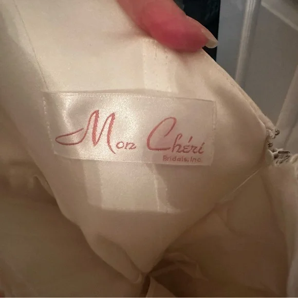 Wedding dress - Picture 4 of 5